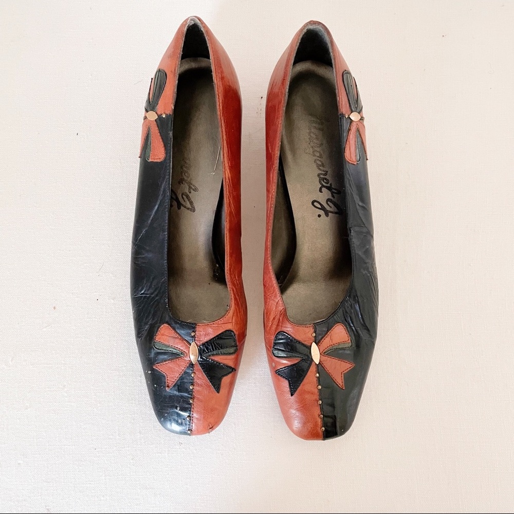 70s Vintage Size 6 Leather Bow Low Heels